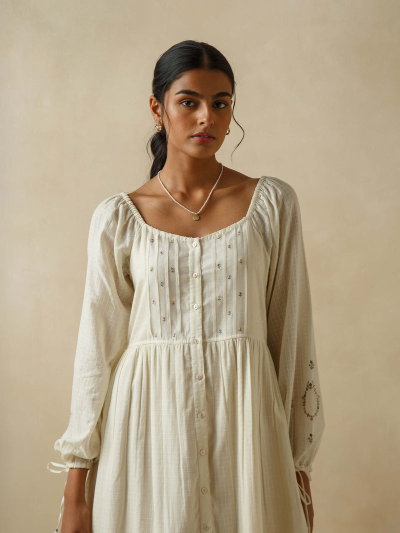 Antique White Scallop Tier Dress – BunaStudio