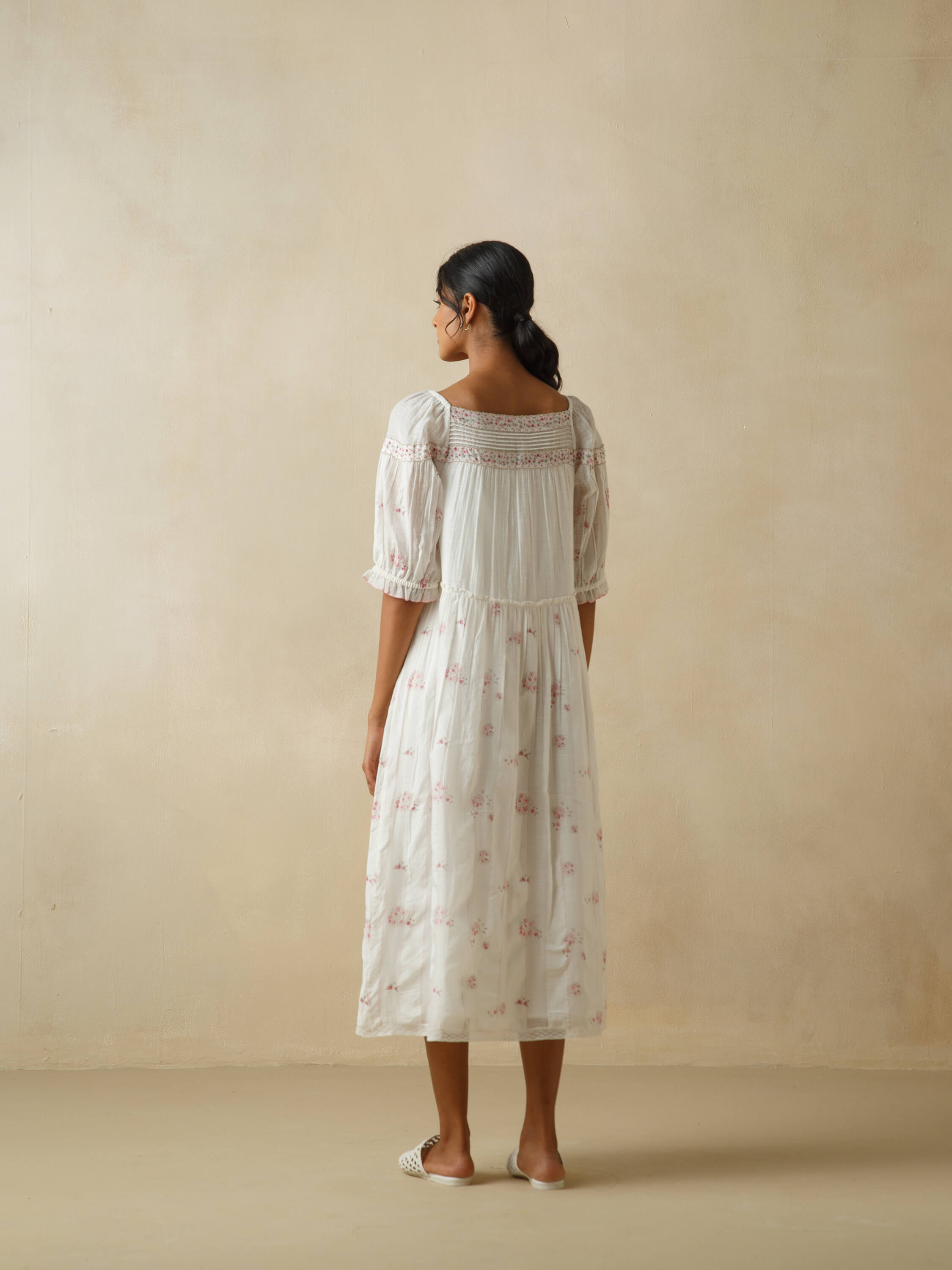 To a Skylark Pleat Dress – BunaStudio